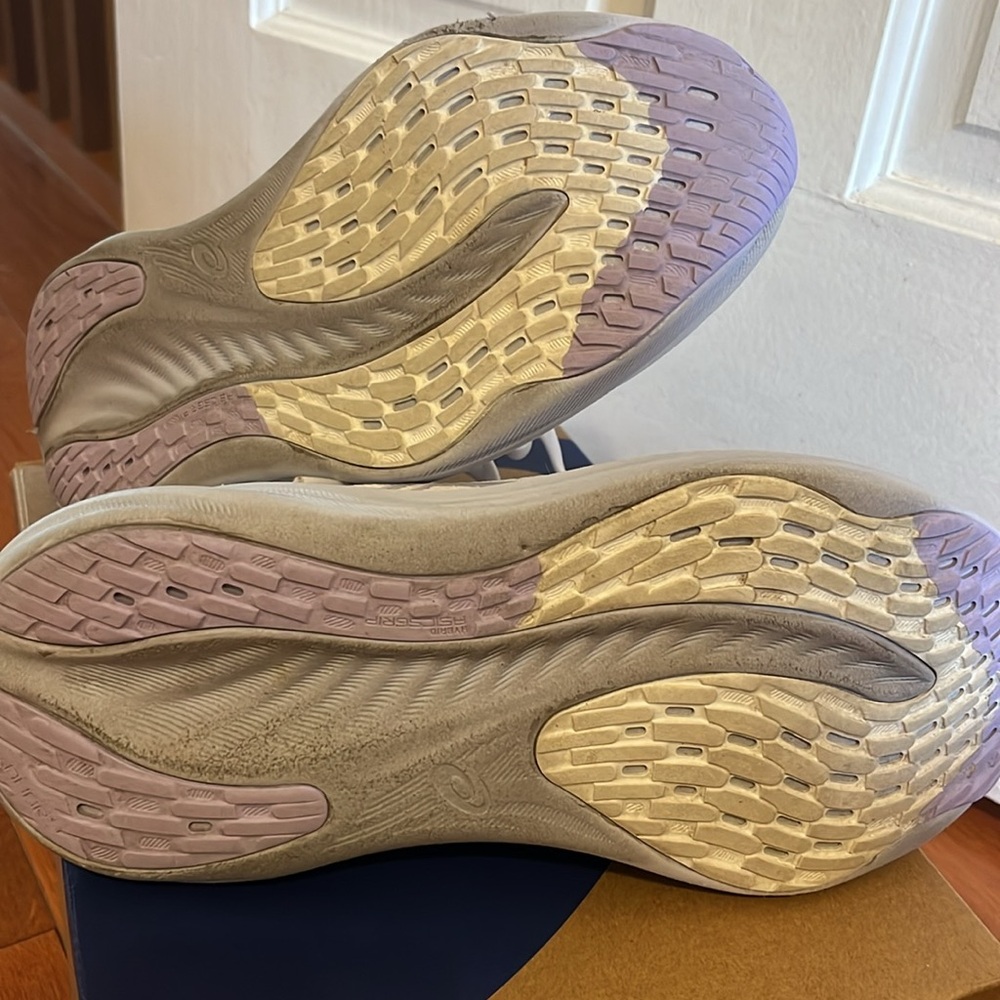 Asics Gel Nimbus Size 8.5 - image 6